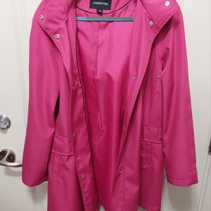 London Fog raincoat Large